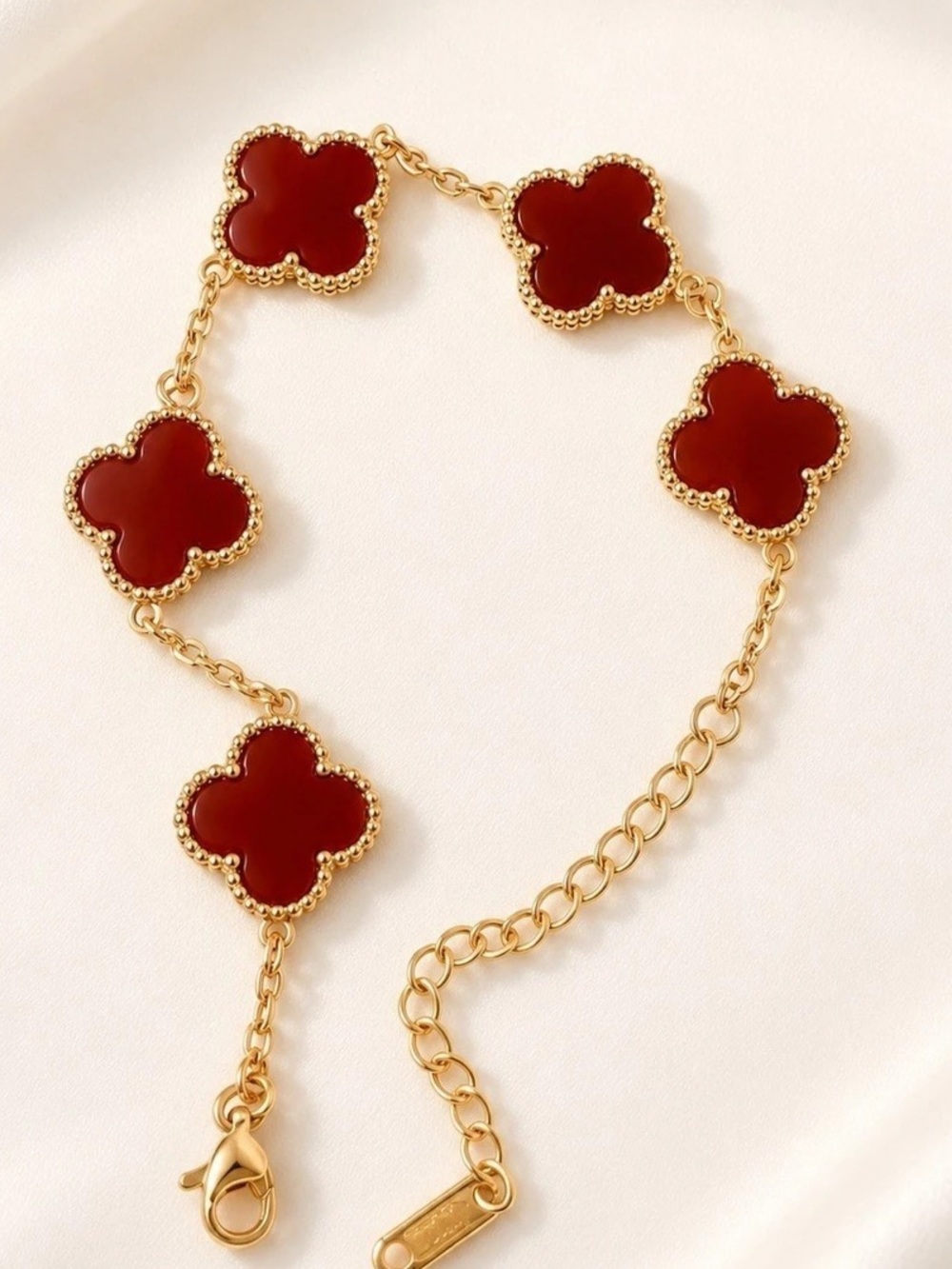 Red Clover Motif Bracelet 18k gold palted